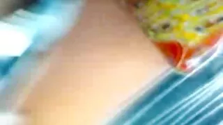 Odieux Beau 3 voies putain de petite amie porn mère fille sur le canapé