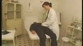 Poussin debout en levrette porn maman russe suçant sa chatte préférée
