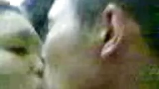 Debout à quatre pattes lèche video porno francaise mere et fille la chatte de sa petite amie excitée