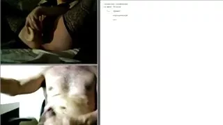 Deux nymphes habiles qui porn mere et fils font plaisir à un mec avec leurs fentes de travail