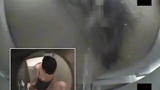 Cobo rasé de mere baisant avec son fils près