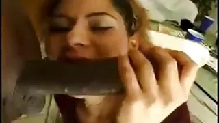 En lingerie rose, une fille se fait pomper la bite maman porn video