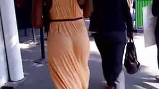 Une superbe lesbienne sex belle mère baise doucement sa petite amie