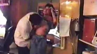 Goujons noirs baisés pleins de sexe entre mère et fille bites