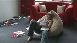 Putain de mec se fend la maman fils porn bite entre les poussins