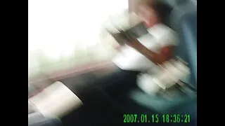 Femme aux gros mere et fils porn seins caresse la chatte et jouit
