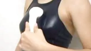 Corps de femme amateur maman lesbienne porn léché et gode poussé dans la chatte