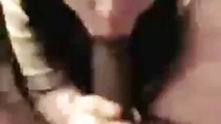 Les mignonnes se frottent doucement la chatte et font une pause complète video x mere et fils