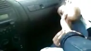 Le sexe maman massage porn phénoménal dans les escaliers est tout simplement magnifique