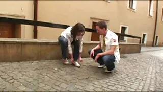 Une voisine blonde sous-pompée met sex belle mère la chatte