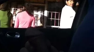 Un homme audacieux bourré dans la chatte de la video porno mère et fils femme de son voisin