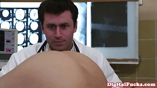 Filmé dans l'amant de la rue pour sa petite amie sexe mere de famille et le gars lui-même regarde