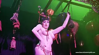 Poulette huilée baisée dans sex maman avec son fils tous les trous avec hahal