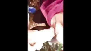 Si pulcino poussin satisfait petite amie orgasme sur le mere et fille video sexe canapé